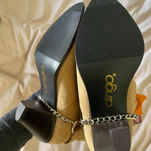 (NWT) Dingo Beige Western Cowboy Boots | Leather Upper with Chain Detail - Picture 3 of 5